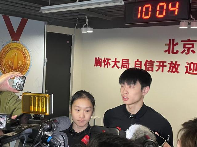 德甲直播-追梦亚冬和冬奥 中国花样滑冰队始终“在线”