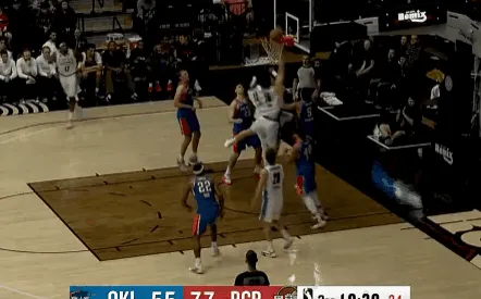 德甲直播-杨瀚森自投自抢可惜未能命中，目前个人得到10分13篮板2助攻