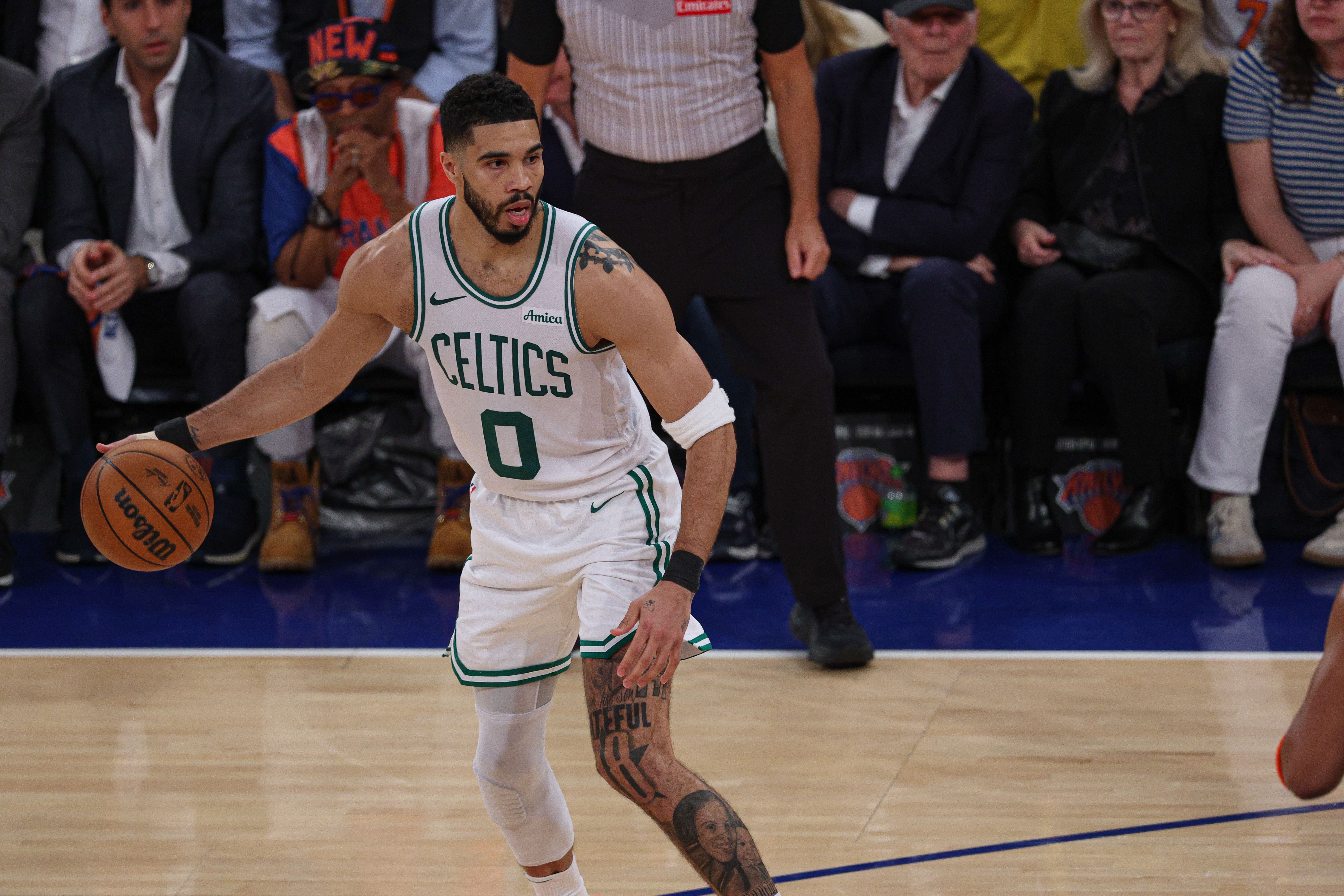 奎塔：我和塔图姆的配合越来越好 我一直琢磨怎么让他打得更轻松